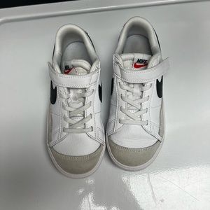 Nike Blazer Low '77 little kids size 1